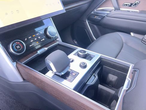 Certified 2023 Land Rover Range Rover SE image 29