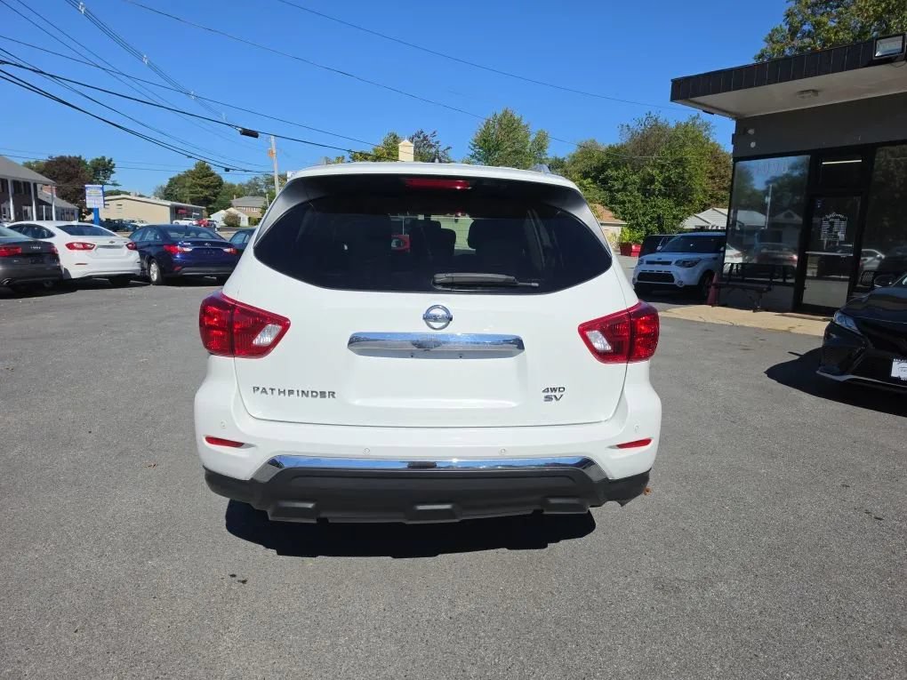 Used 2017 Nissan Pathfinder SV AWD/4WD image 6