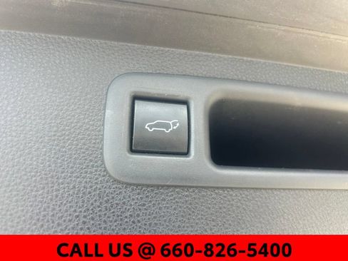 Used 2021 Toyota Highlander XSE FWD image 17