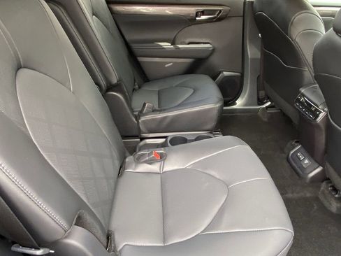 Certified 2026 Toyota Highlander Platinum AWD/4WD image 19