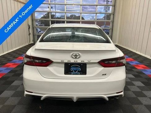 Used 2024 Toyota Camry SE FWD image 4