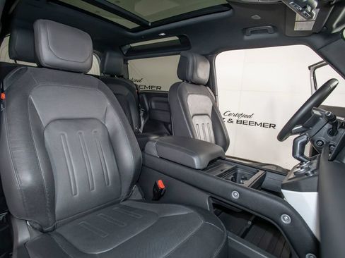 Used 2022 Land Rover Defender 90 X-Dynamic HSE AWD/4WD image 16