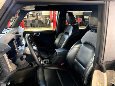 Used 2025 Ford Bronco Outer Banks image 10