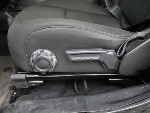 Used 2023 Jeep Wrangler Sport image 15