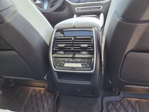 Used 2025 BMW X6 xDrive40i w/ Executive Package image 15