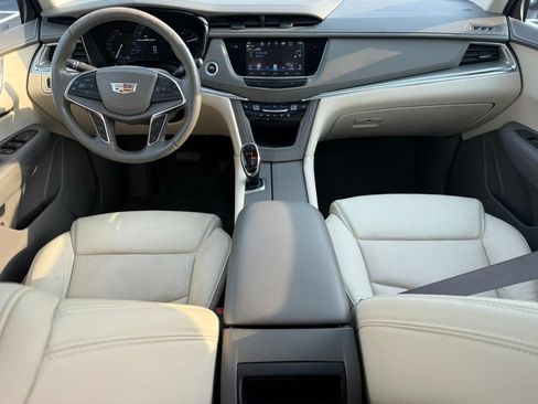 Used 2018 Cadillac XT5 Luxury FWD image 12