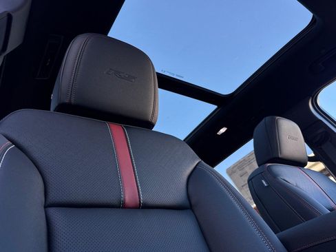 New 2026 Chevrolet Traverse RS image 23