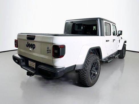 Used 2024 Jeep Gladiator Sport image 9