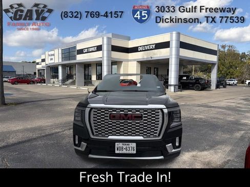 Used 2021 GMC Yukon Denali w/ Denali Premium Package image 2