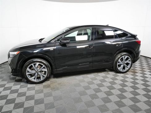 Used 2023 Audi Q4 e-tron Premium Plus w/ Premium Plus AWD/4WD image 31