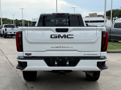 Used 2024 GMC Sierra 2500 Denali w/ Denali Reserve Package AWD/4WD image 6
