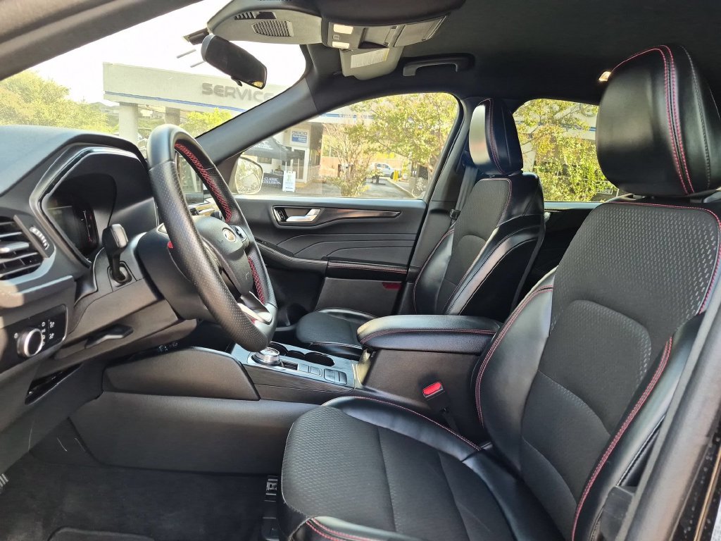 Used 2025 Ford Escape ST-Line AWD/4WD image 25