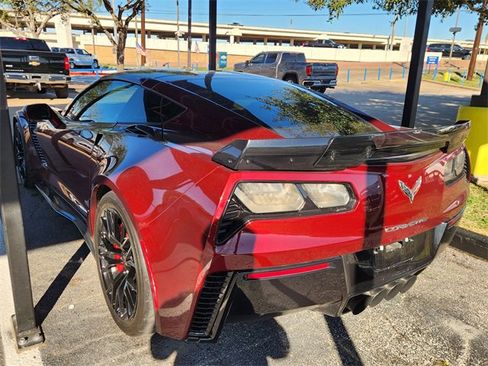 Used 2016 Chevrolet Corvette Z06 w/ 3LZ Preferred Equipment Group image 4