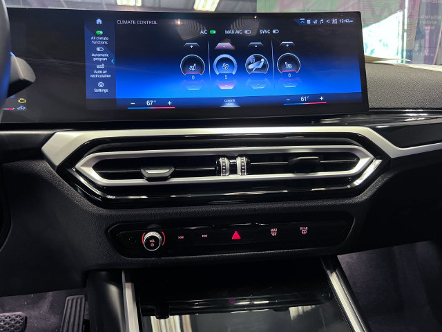 Used 2024 BMW 230i Coupe w/ Convenience Package RWD image 19