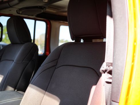 Used 2019 Jeep Wrangler Unlimited Rubicon image 27