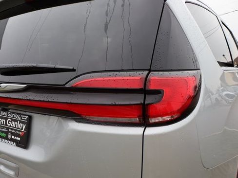 New 2026 Chrysler Pacifica Select FWD image 29