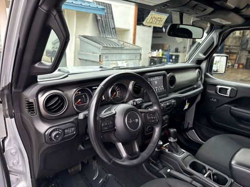 Used 2022 Jeep Wrangler Sport S image 12
