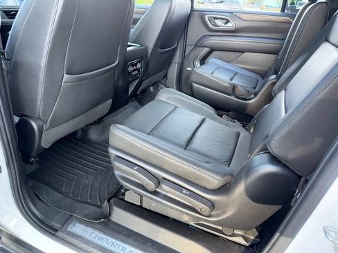 Used 2022 Chevrolet Suburban LT AWD/4WD image 27