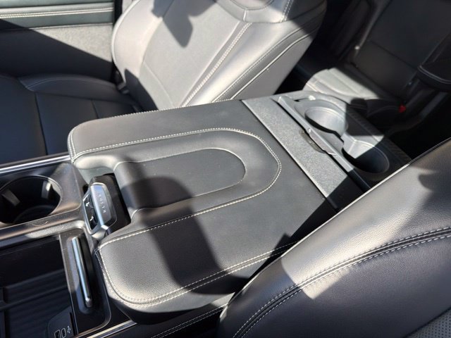Used 2026 Ford Expedition Platinum w/ Stealth Performance Package AWD/4WD image 31