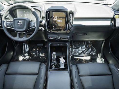 New 2026 Volvo XC40 B5 Plus w/ Protection Package Premier AWD/4WD image 21