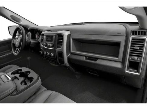 Certified 2019 RAM 1500 Express w/ Express Value Package AWD/4WD image 10