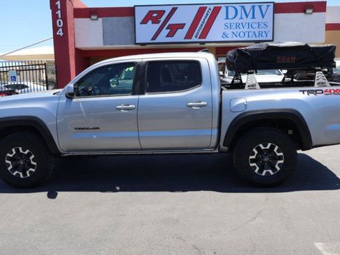 Used 2019 Toyota Tacoma TRD Off-Road AWD/4WD image 6