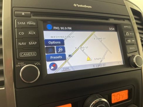 Used 2019 Nissan Frontier SL image 12