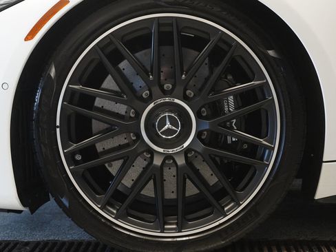 Used 2025 Mercedes-Benz SL 63 AMG S e Performance 4MATIC image 12