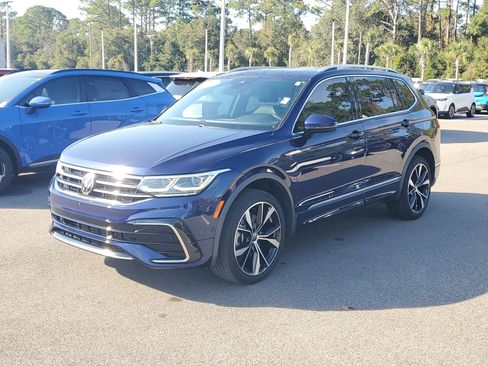 Used 2022 Volkswagen Tiguan SEL R-Line image 3