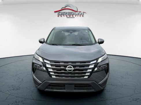 Used 2024 Nissan Rogue SV AWD/4WD image 2
