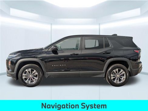 Used 2025 Chevrolet Equinox LT FWD image 2