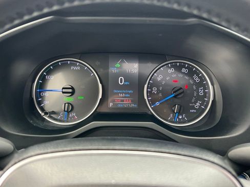 Used 2021 Toyota RAV4 XLE Premium image 24