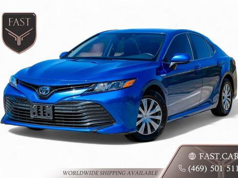 Used 2020 Toyota Camry LE image 1
