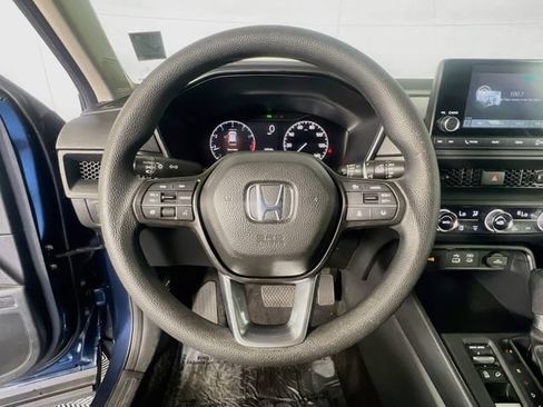 Used 2025 Honda CR-V EX image 16
