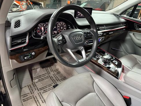 Used 2018 Audi Q7 3.0T Prestige AWD/4WD image 9