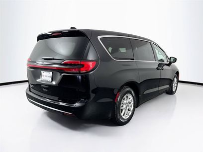 Used 2024 Chrysler Pacifica Touring-L