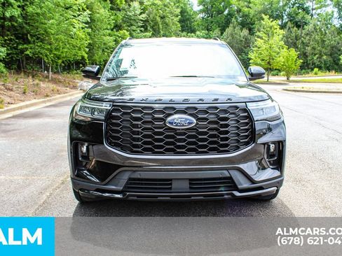 Used 2025 Ford Explorer ST-Line w/ ST-Line Street Pack AWD/4WD image 9