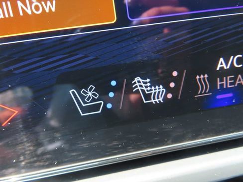Certified 2025 Chevrolet Equinox EV RS w/ Convenience Package II AWD/4WD image 34