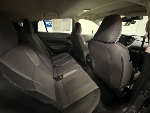 Used 2025 Subaru Crosstrek 2.0i Premium AWD/4WD image 6