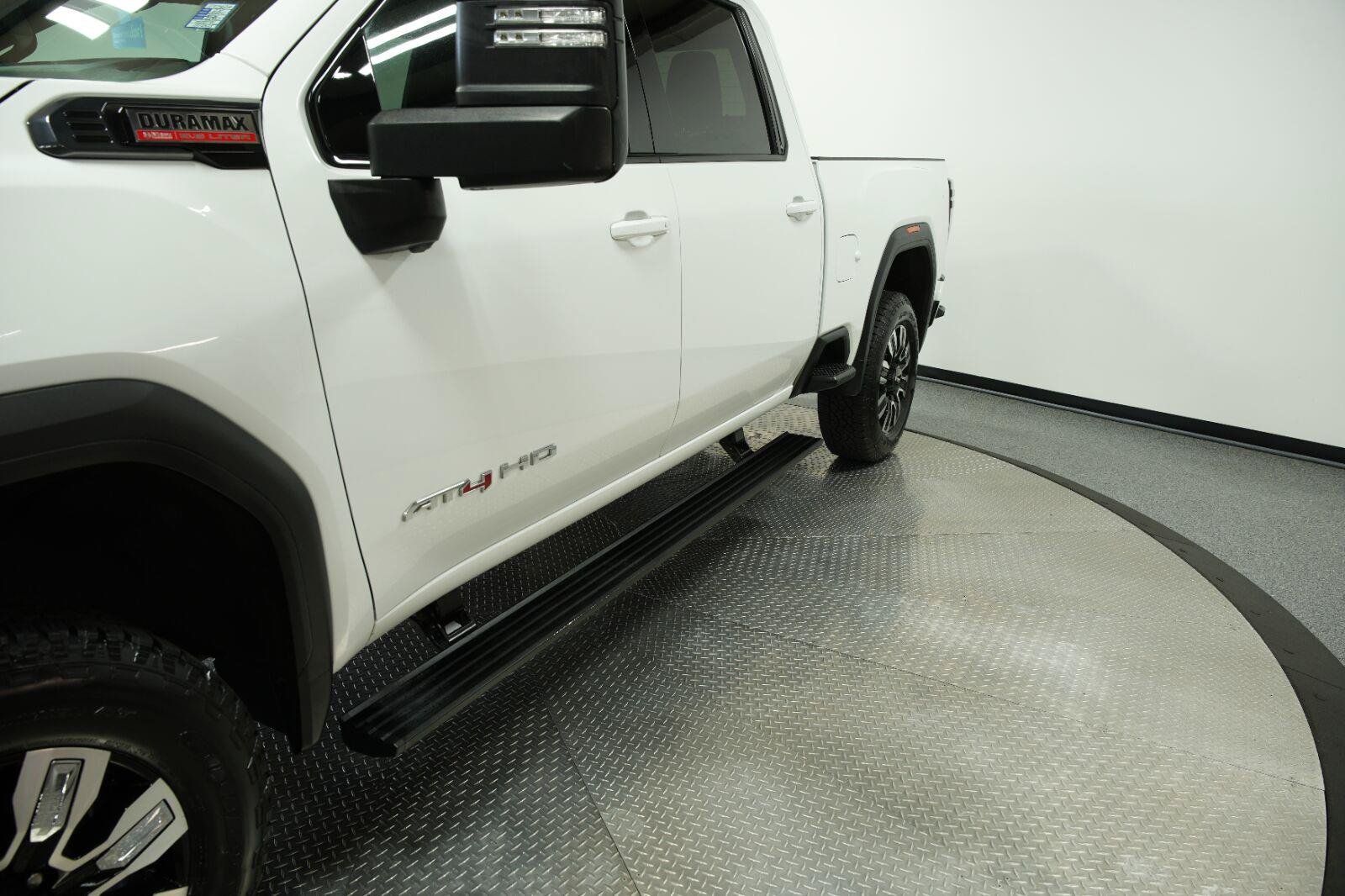 Used 2024 GMC Sierra 2500 AT4 w/ AT4 Premium Plus Package AWD/4WD image 5