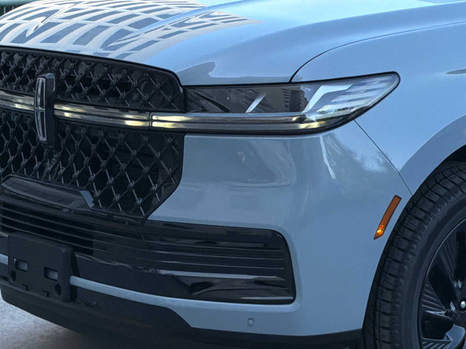 New 2026 Lincoln Navigator L Reserve AWD/4WD image 2