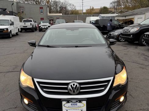 Used 2010 Volkswagen CC Luxury image 3