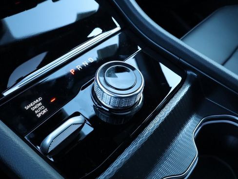 New 2025 Jeep Grand Cherokee Limited w/ Black Appearance Package image 9