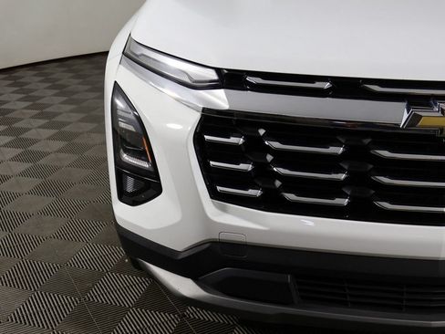 Used 2025 Chevrolet Equinox LT AWD/4WD image 13