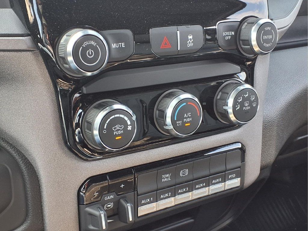 New 2027 RAM 5500 Tradesman w/ Chrome Appearance Group AWD/4WD image 15