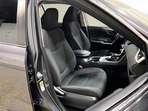 Used 2019 Toyota RAV4 LE image 29