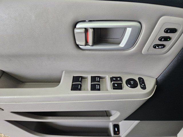 Used 2014 Honda Pilot Touring image 31