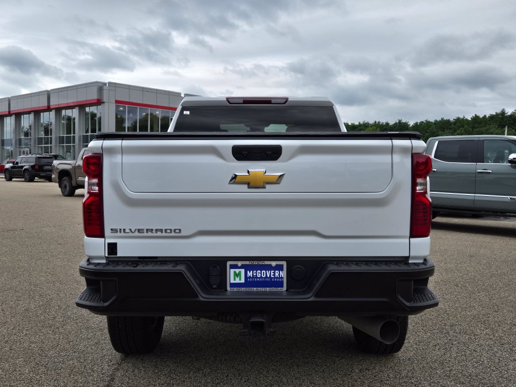 Used 2025 Chevrolet Silverado 3500 W/T AWD/4WD image 4