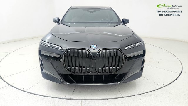 Used 2025 BMW i7 eDrive50 w/ M Sport Package RWD image 24