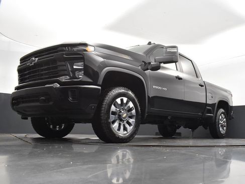 Used 2024 Chevrolet Silverado 2500 Custom w/ Custom Value Package image 39